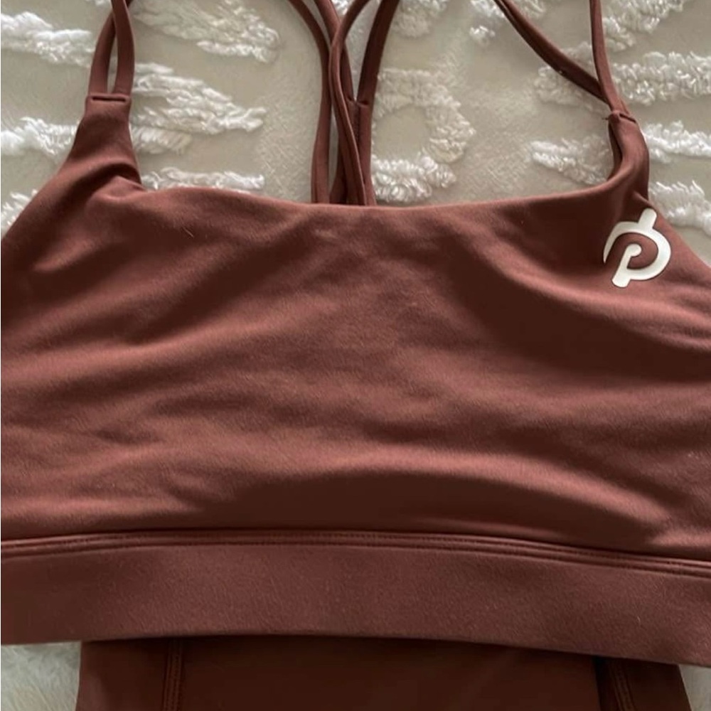 Peloton Brown Sports Bra with Seamless Design and Adjustable Straps